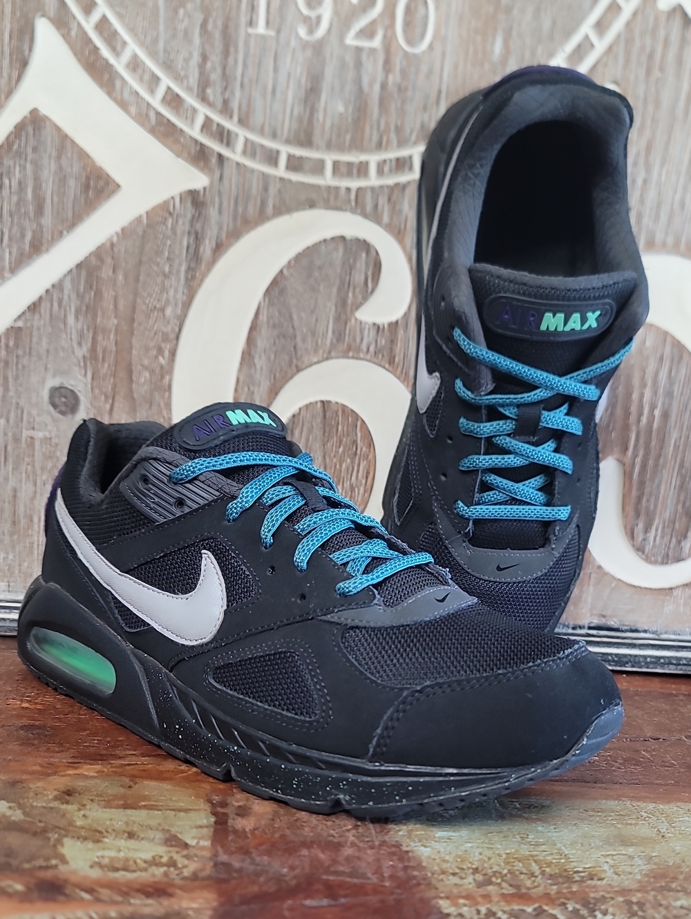Nike Air Max IVO 'Black Silver Green Glow Electro Purple' Wmns 10.5 (Good Cond)